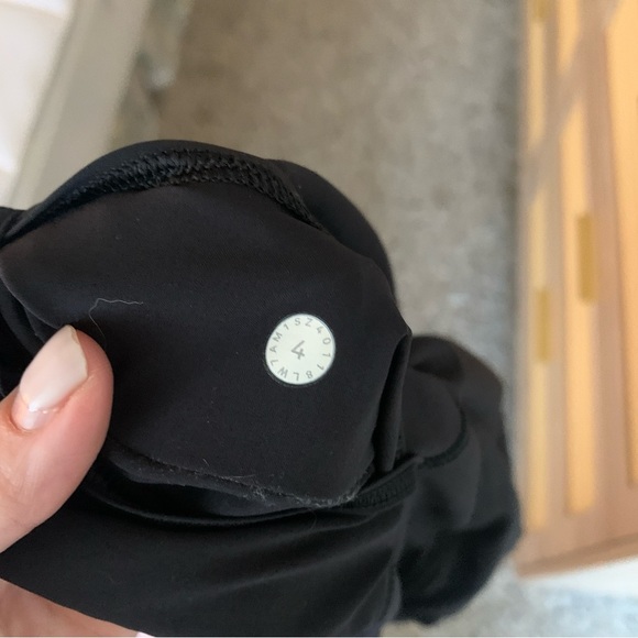 Lululemon Chiffon Detail Black Shorts Size 4 - Picture 5 of 5